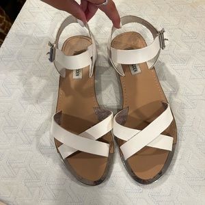 Steve Madden Bayley white sandals